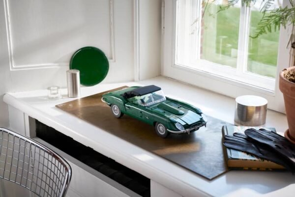 jaguar 8 LEGO JAGUAR E-TYPE 11381